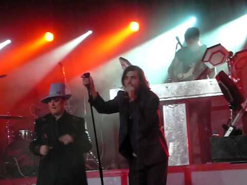 Mark Ronson & The Business Intl feat. Boy George - Somebody to Love Me (Live in Poland)