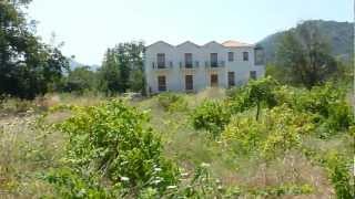 preview picture of video 'Abandoned hotel with Volvo car at Lesvos Island in Greece. Verlaten hotel met auto op Lesbos.'