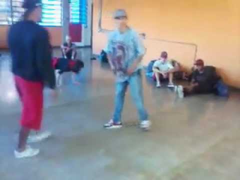 bboy okado pe original style vs bboy luan funk fockers batalha na vila 2012 cypher