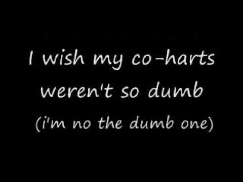 KoRn: Kidnap the sandy Claws lyrics video