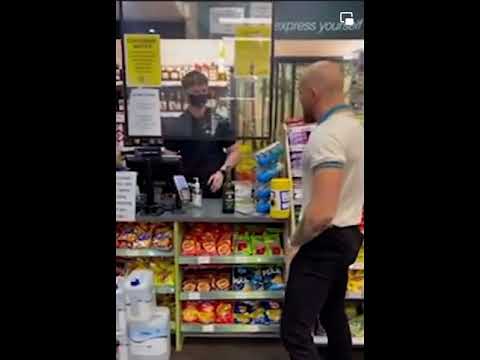 McGregor  la magazin fura sticla de whiskey pe care a platit-o inainte .