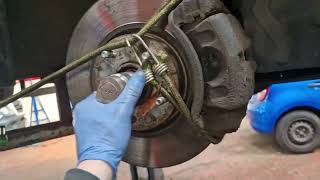 KIA SPORTAGE INTERMITTENT ABS FAULT & DIFFICULT DRIVESHAFT REMOVAL #mechanic #kia
