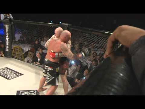 CFC Cage Fight Mark Potter v Mark Walker