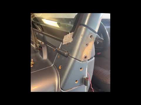 Jeep Wrangler TJ - Windshield Hinge Seized Torx Bolts Removal