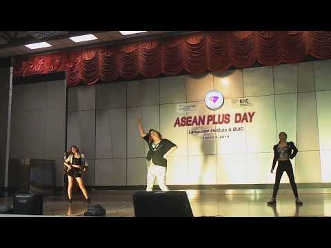 140305 [Fancam] Womanizer + 4 minute Dance @Bangkok University