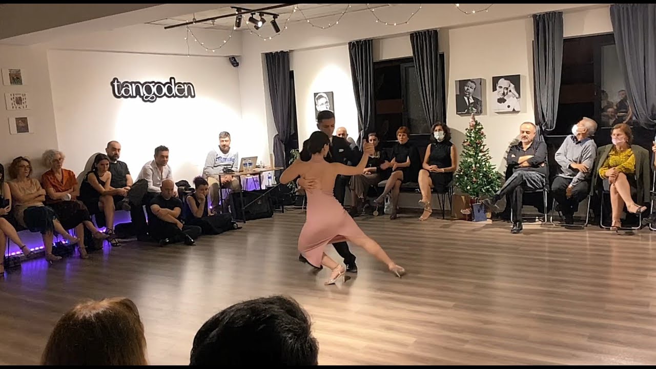 Batuhan Boy & Nida İnceoğlu - El Olivo