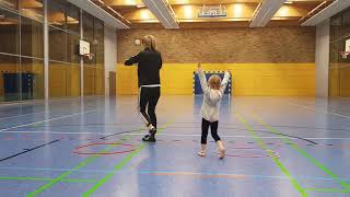 Turnstunde für Eltern und Kind (2-4 Jahre)