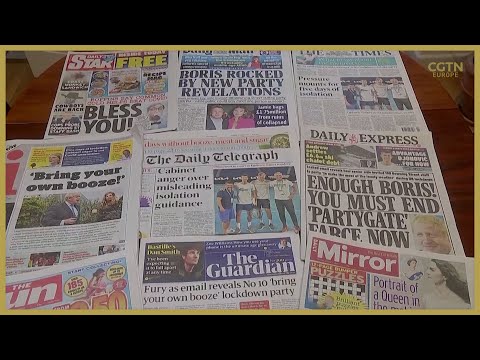 Il primo ministro britannico Boris Johnson evita le domande sulla festa di Downing Street durante...