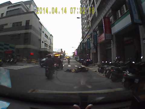 Desastre do carro Taishan201404140732