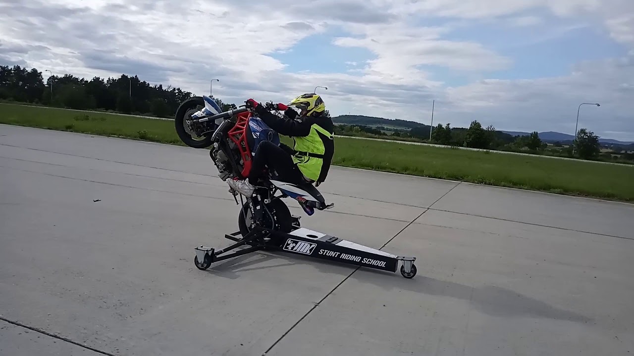Wheelie 2 video