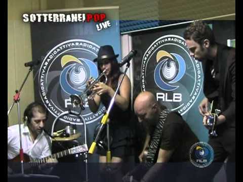 Marco Calliari feat. Peppe Voltarelli live a Sotterranei Pop -L'AMERICANO.mpg