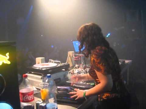 16.11.12 Therapy Sessions CZ - Robyn Chaos