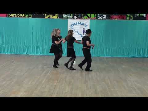 Pitat me mamo, Bulgarian folk dance