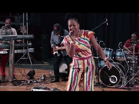 Tasha T live @ Mixto Festival