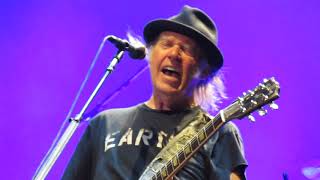 Video thumbnail of "Neil Young - Like A Hurricane 10-7-2019 Ziggo Dome Amsterdam"