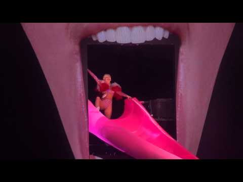 Miley Cyrus -  Opening (Bangerz Tour LIVE in Antwerp, Sportpaleis 20.06) HD Concert