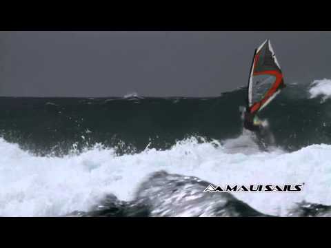 082 Camille Juban charging Hookipa on 2015 Mutant wave sail