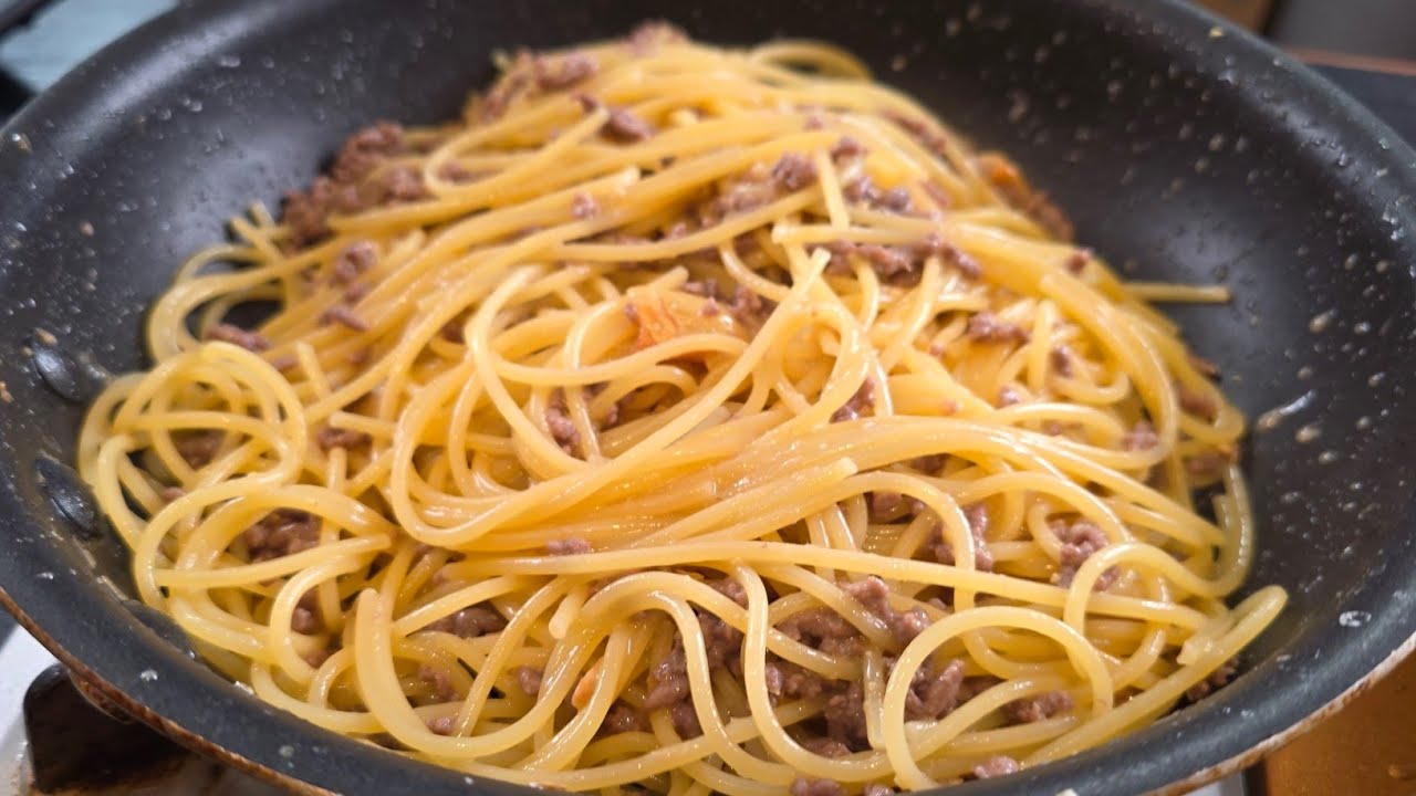 牛挽肉の味噌ミートソースパスタ（トマトなし）