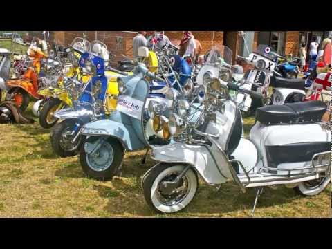 download lagu mp3 mp4 Robinhood Scooter Club, download lagu Robinhood Scooter Club gratis, unduh video klip Robinhood Scooter Club