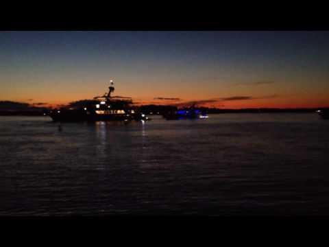 Dolly Parton Jolene party beat on the Beach