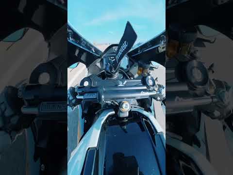 wenn die Autobahn so frei ist, sagt die polizei auch nichts 🤭