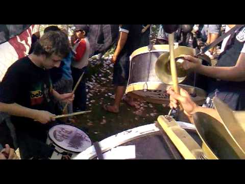 "LA ESCOLTA DE LIBERTAD - LA MURGA (21NOV2010)" Barra: La Escolta &bull; Club: Libertad