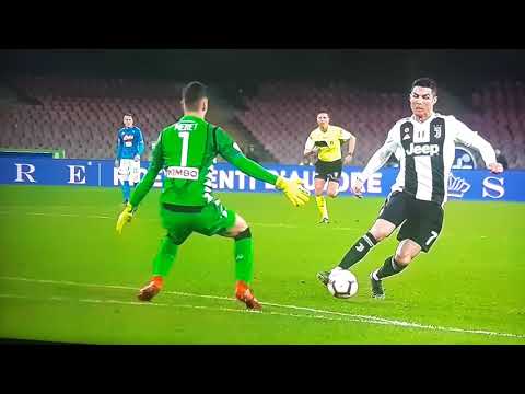 Assurdo! Napoli - Juventus: Espulsione Meret (contatto con Ronaldo inesistente)
