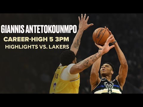 What Pros Wear: Giannis Antetokounmpo Hammers Dunk Over Ivica Zubac in the  Nike Zoom Freak 1 Shoes - What Pros Wear