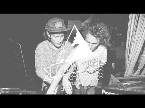 Cosmo's Midnight - Phantasm (feat. Nicole Millar)