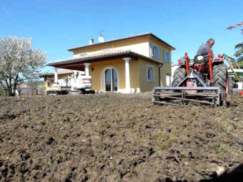 comment niveler un terrain pour poser une piscine