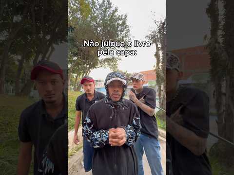 Nunca julgue o livro pela capa..