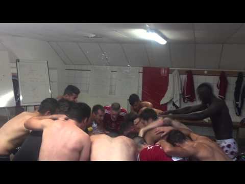 1' journée CFA2 2015-2016 ASF Andrézieux-Bouthéon 2-1 Besançon FC joie dans les vestiaires
