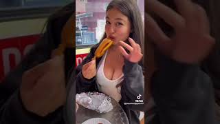 巨乳美女が、くぱぁしたりペロペロしますｗｗｗ[TikTok]