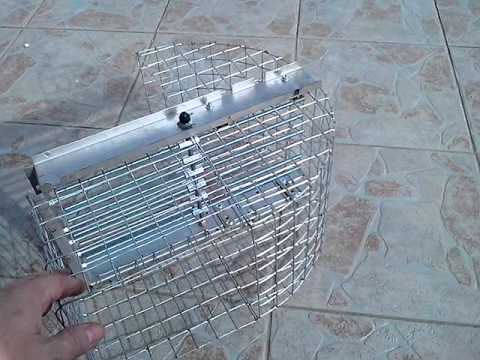 Escape proof revolving door for old pigeon traps