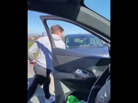 1 mec defonce tout le monde #bagarre #bagarrederues #defoncer #boxe #ko #combat #prank #abonnetoi