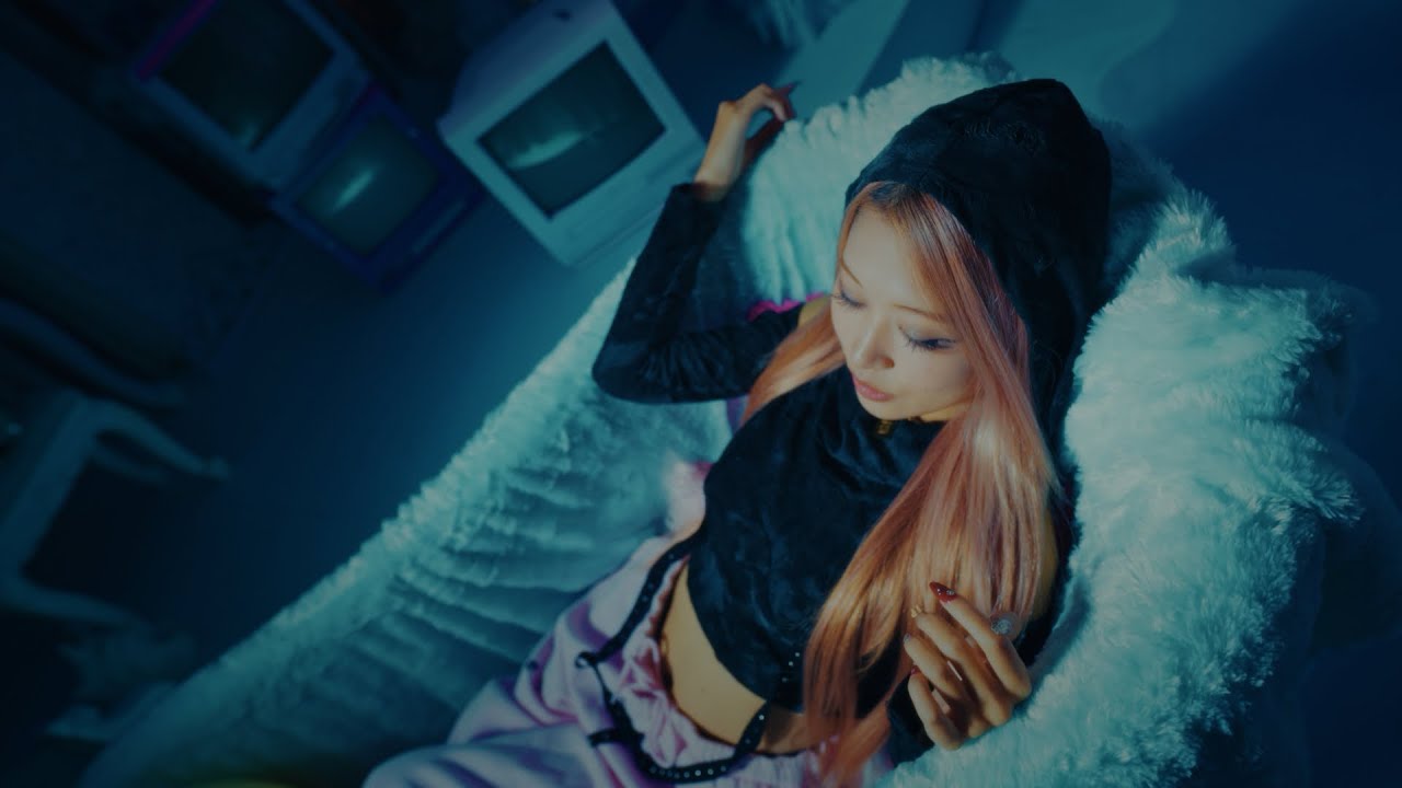 Crazy - Bell Cat 【Official Music Video】