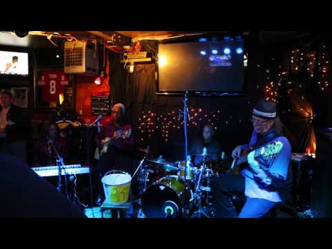 Lloyd Gregory & Friends - Dr Feelgood - LIVE @ the 7 Mile House