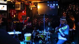Lloyd Gregory & Friends - Dr Feelgood - LIVE @ the 7 Mile House