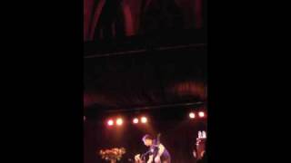 Luka Bloom and audience Sunny sailor boy (Ottersum)