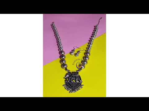 Pearl jewellery pendant set