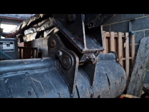 Manual Quick Hitch Demonstration for Alibaba Mini Excavator