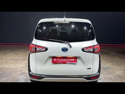 Toyota Sienta 7 SEATER - Image 2