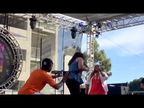 Robin S and Inaya Day "Why should I feel discouraged?"