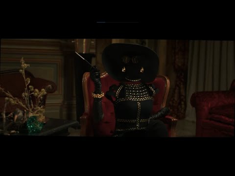 Una Famiglia Mostruosa (2021) - All Daphne Scenes (The invisible woman)