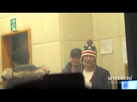 [FANCAM] 111226 Eunhae leaving sukira