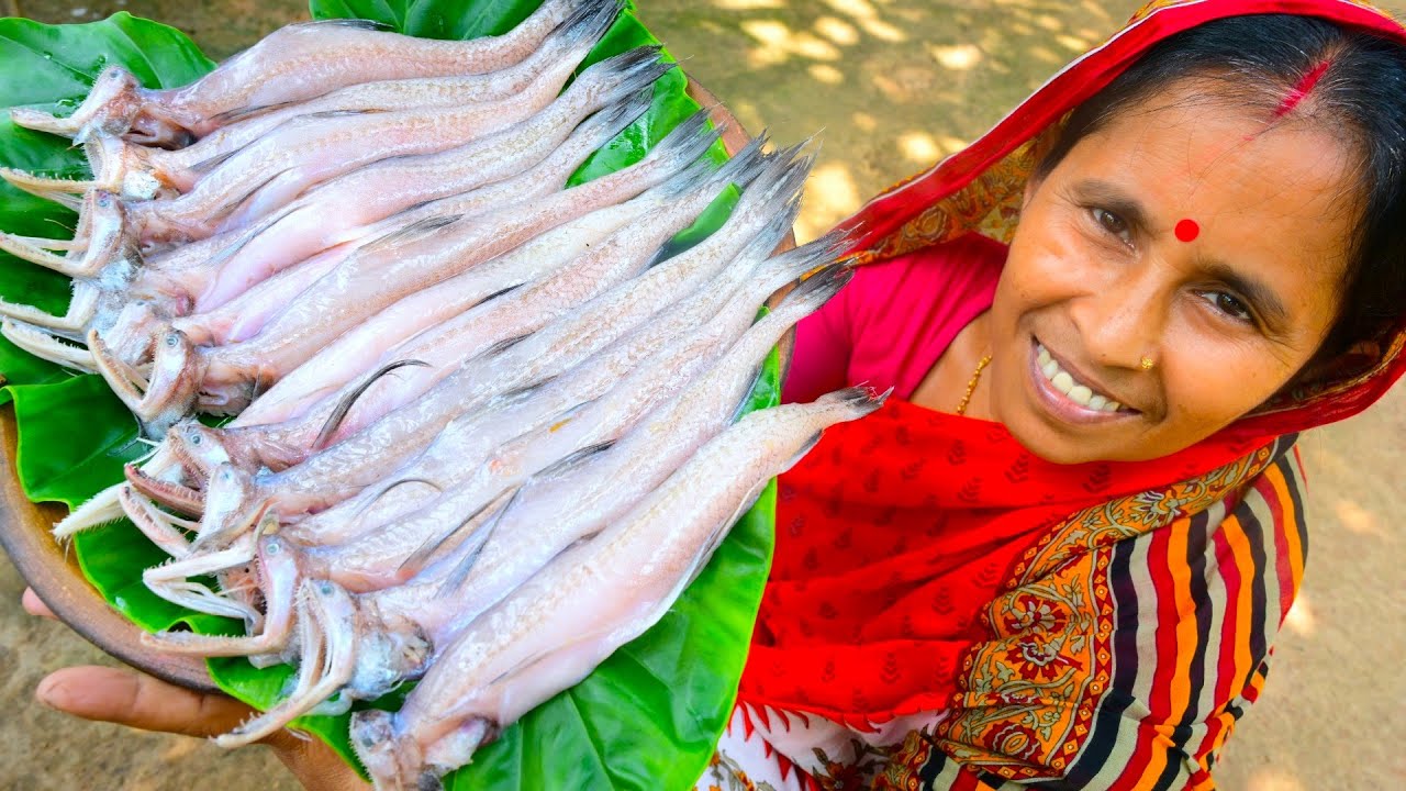 লোটে মাছের ঝুড়ি রেসিপি | Bengali famous cooking LOTE JHURI | Lote fish Jhuri Fry in village style