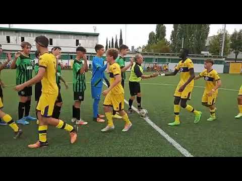 Under 15, allenamento congiunto: Sassuolo-Parma, ingresso in campo, cerimoniale inizio