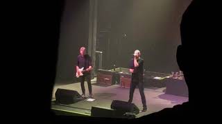 Midnight Oil - Tribute to Bones/Stand In Line (live)