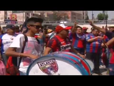 "Aficionados al Atlante, Festejan 99 Años de Fundacion, Potros Hierro, 19Abril2015" Barra: La Tito Tepito &bull; Club: Atlante