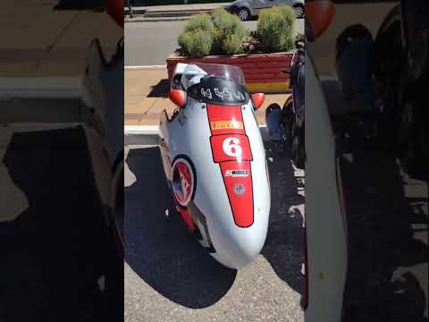 encuentro de motos y autos clásicos en Alpachiri provincia de la Pampa